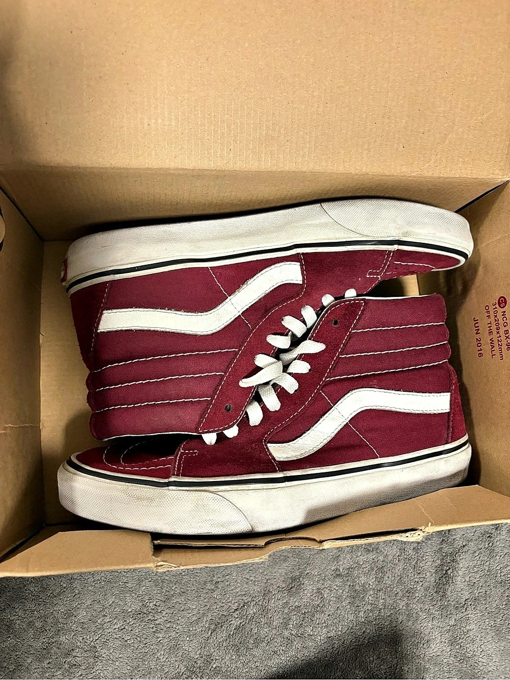 Vans Sk8-Hi Burgundy High Top Sneakers US 8.5